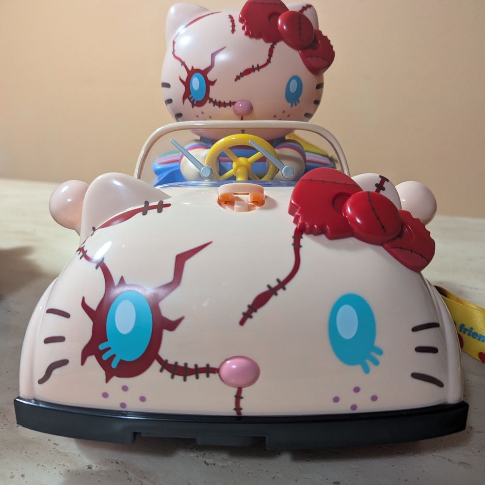 2025 Universal Studios Hollywood HHN Chucky Hello Kitty Car Popcorn Bucket